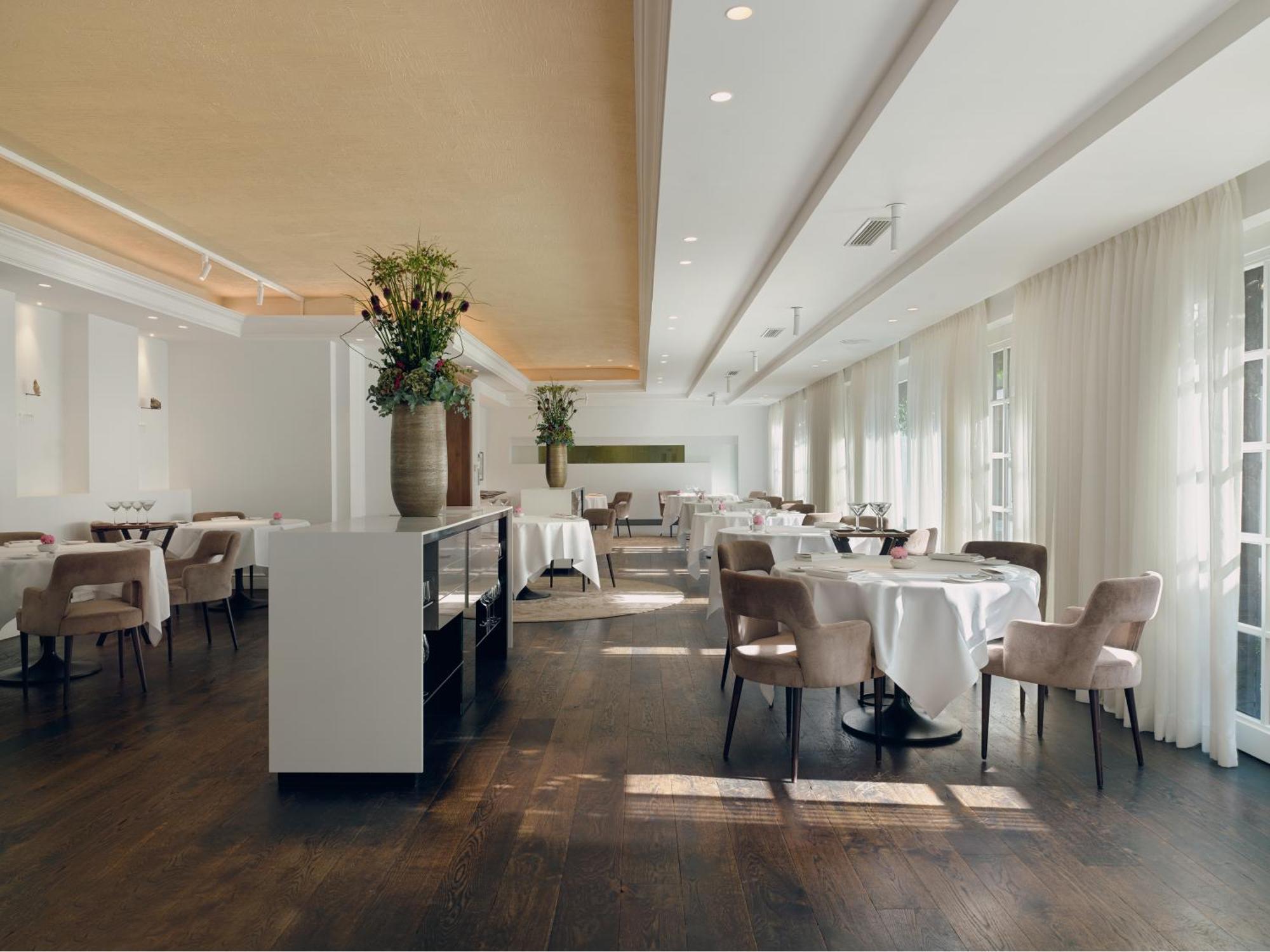 La Butte Aux Bois A Small Luxury Hotel Of The World Lanaken Exterior photo